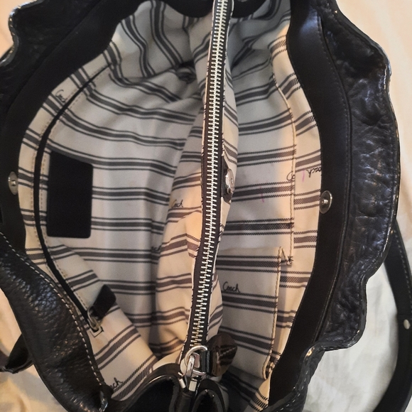 Coach Black Pebbled Leather Purse - Picture 6 of 8